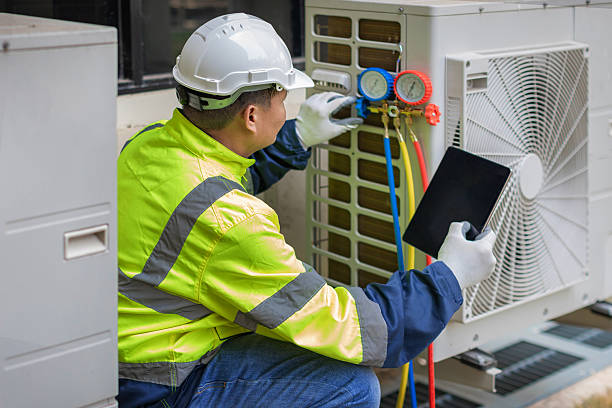 Professional Hvac technician working in Daleville, AL
